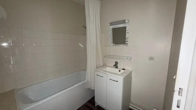 Appartement lumineux avec loggia et parking à Clermont 