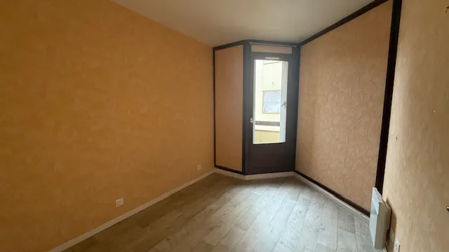 Appartement lumineux avec loggia et parking à Clermont 