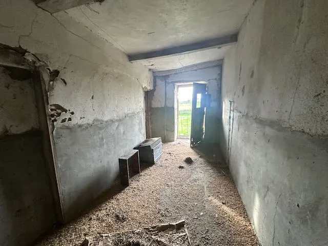 Ancien corps de ferme à rénover avec terrain à Chambilly dans la région Bourgogne-Franche-Comté 