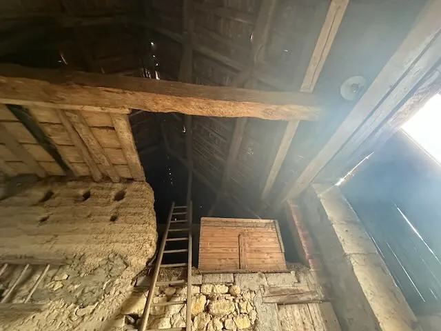 Ancien corps de ferme à rénover avec terrain à Chambilly dans la région Bourgogne-Franche-Comté 