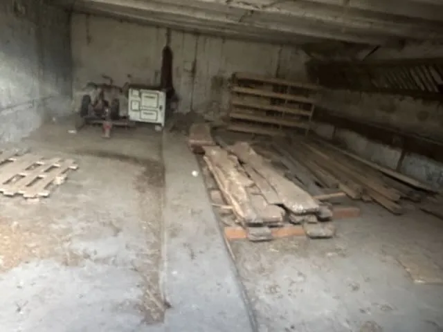 Ancien corps de ferme à rénover avec terrain à Chambilly dans la région Bourgogne-Franche-Comté 