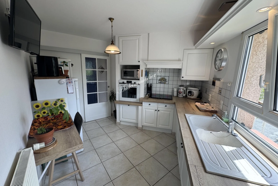 Belle maison de plain-pied avec garage à Quillan - vue panoramique 