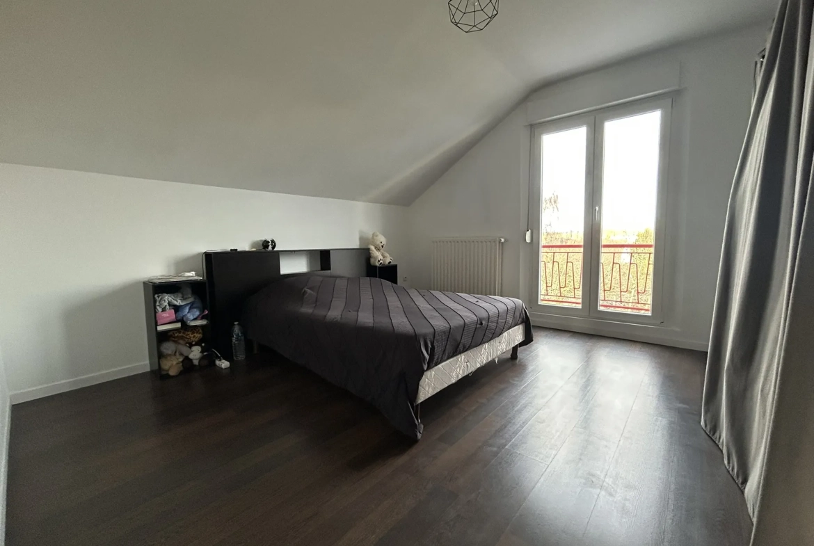 Maison individuelle rénovée avec piscine à Creutzwald – 125m² 