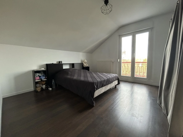 Maison individuelle rénovée avec piscine à Creutzwald – 125m² 