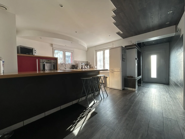 Maison individuelle rénovée avec piscine à Creutzwald – 125m² 