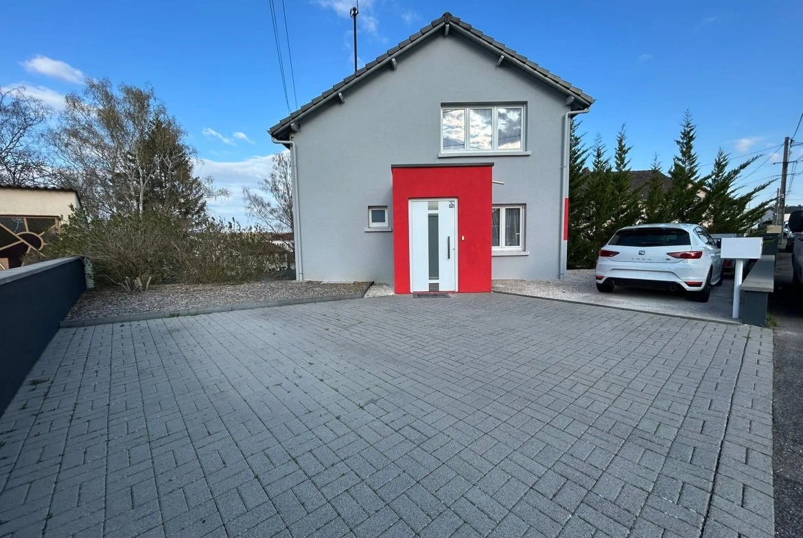 Maison individuelle rénovée avec piscine à Creutzwald – 125m² 