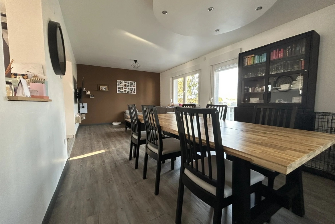 Maison individuelle rénovée avec piscine à Creutzwald – 125m² 