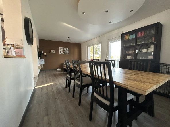 Maison individuelle rénovée avec piscine à Creutzwald – 125m² 