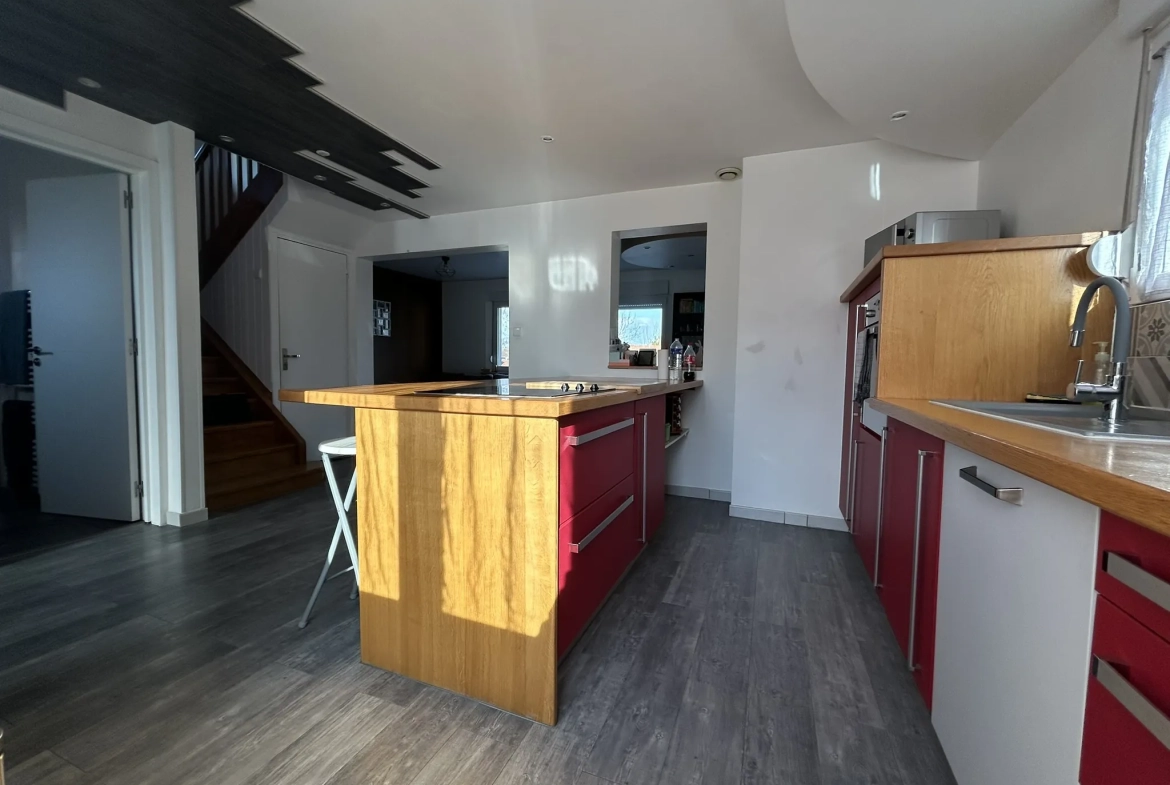 Maison individuelle rénovée avec piscine à Creutzwald – 125m² 