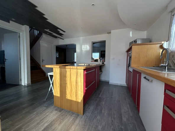 Maison individuelle rénovée avec piscine à Creutzwald – 125m² 