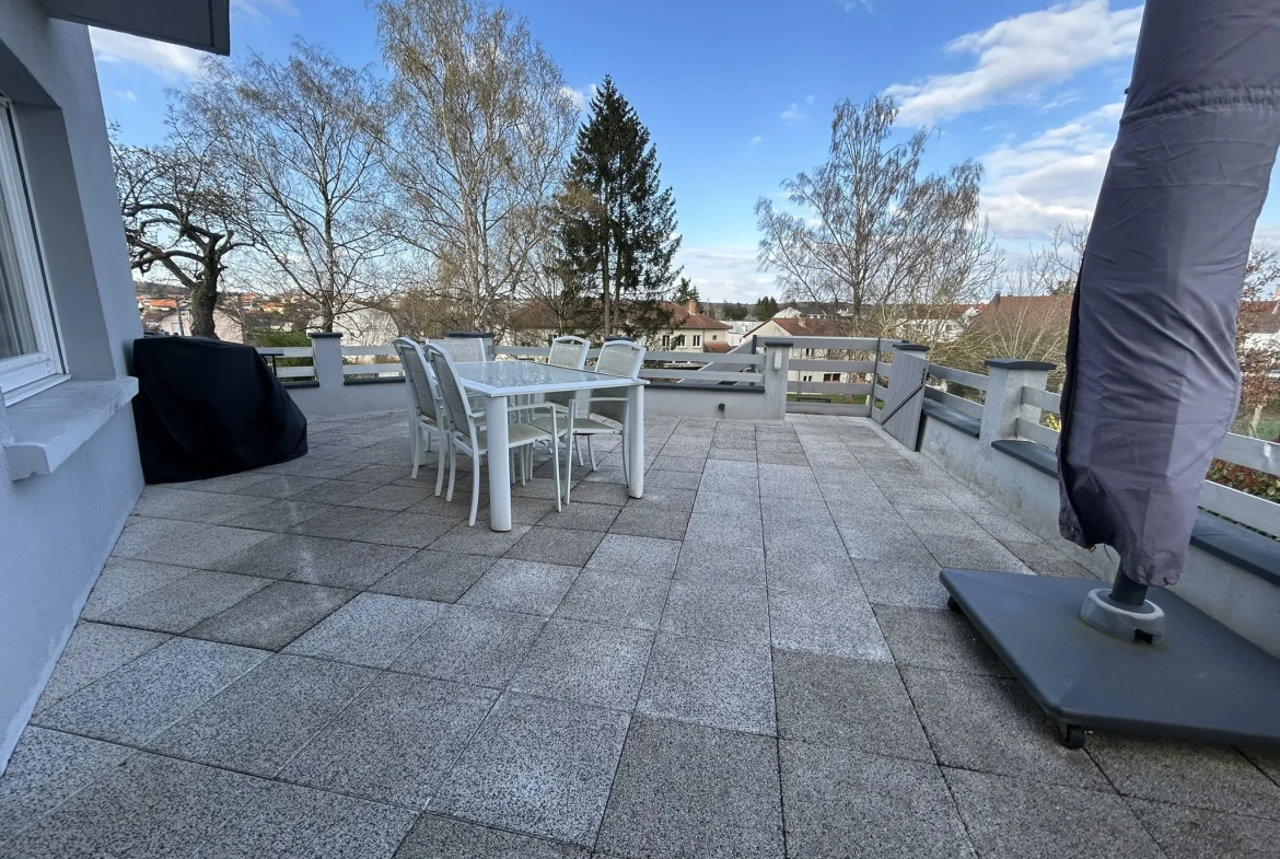 Maison individuelle rénovée avec piscine à Creutzwald – 125m² 