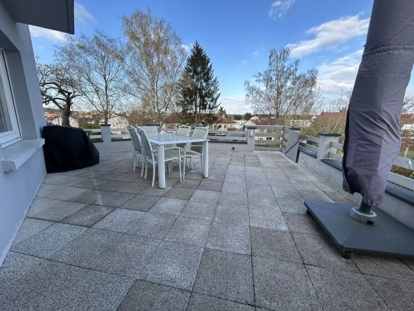Maison individuelle rénovée avec piscine à Creutzwald – 125m² 