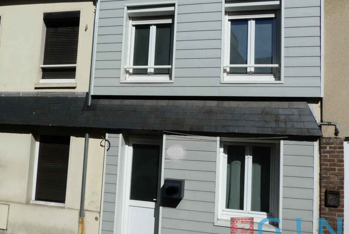 Maison à vendre à Rouen - 42m² rénovée avec dépendance et terrasse 