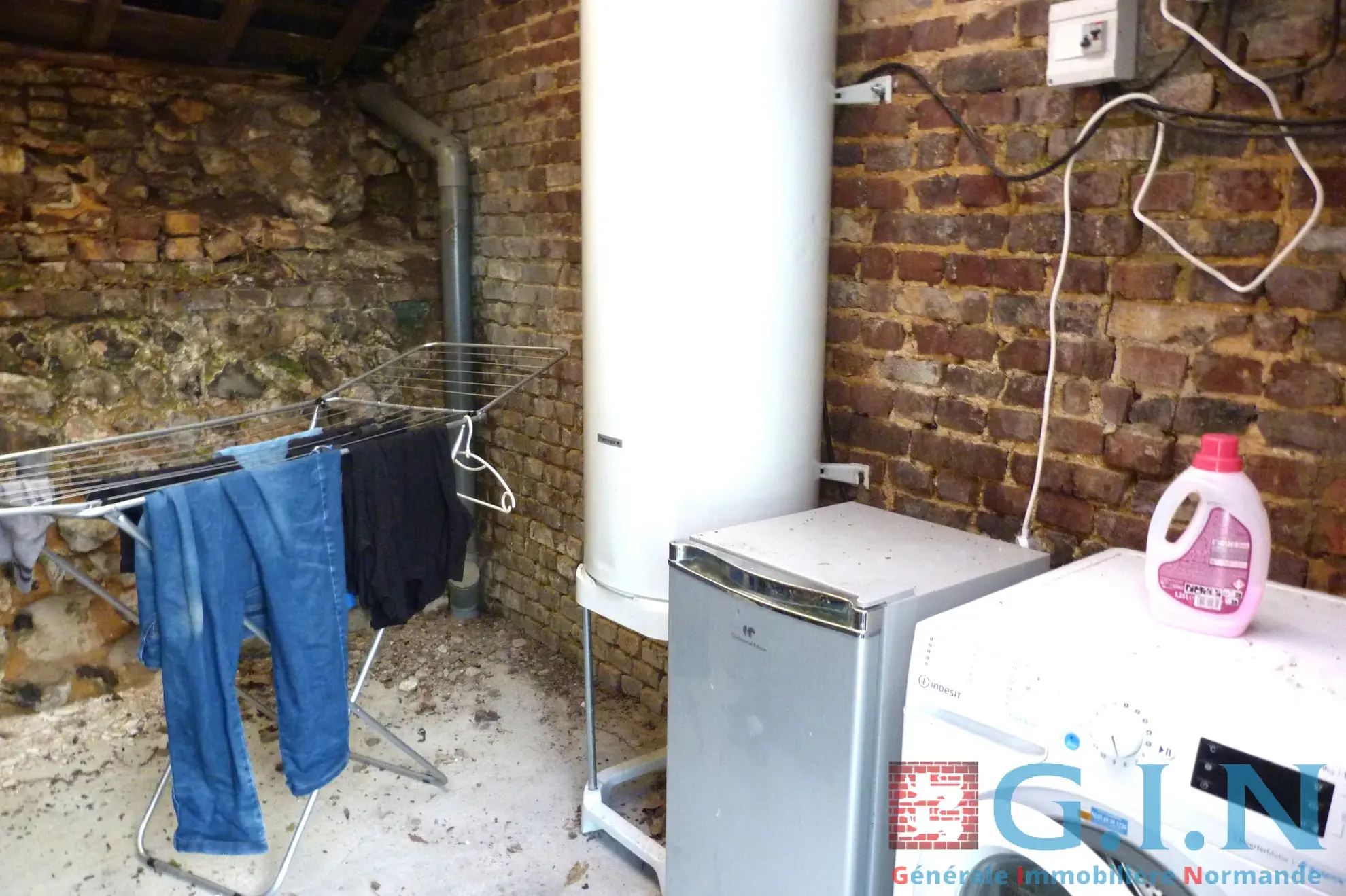 Maison à vendre à Rouen - 42m² rénovée avec dépendance et terrasse 