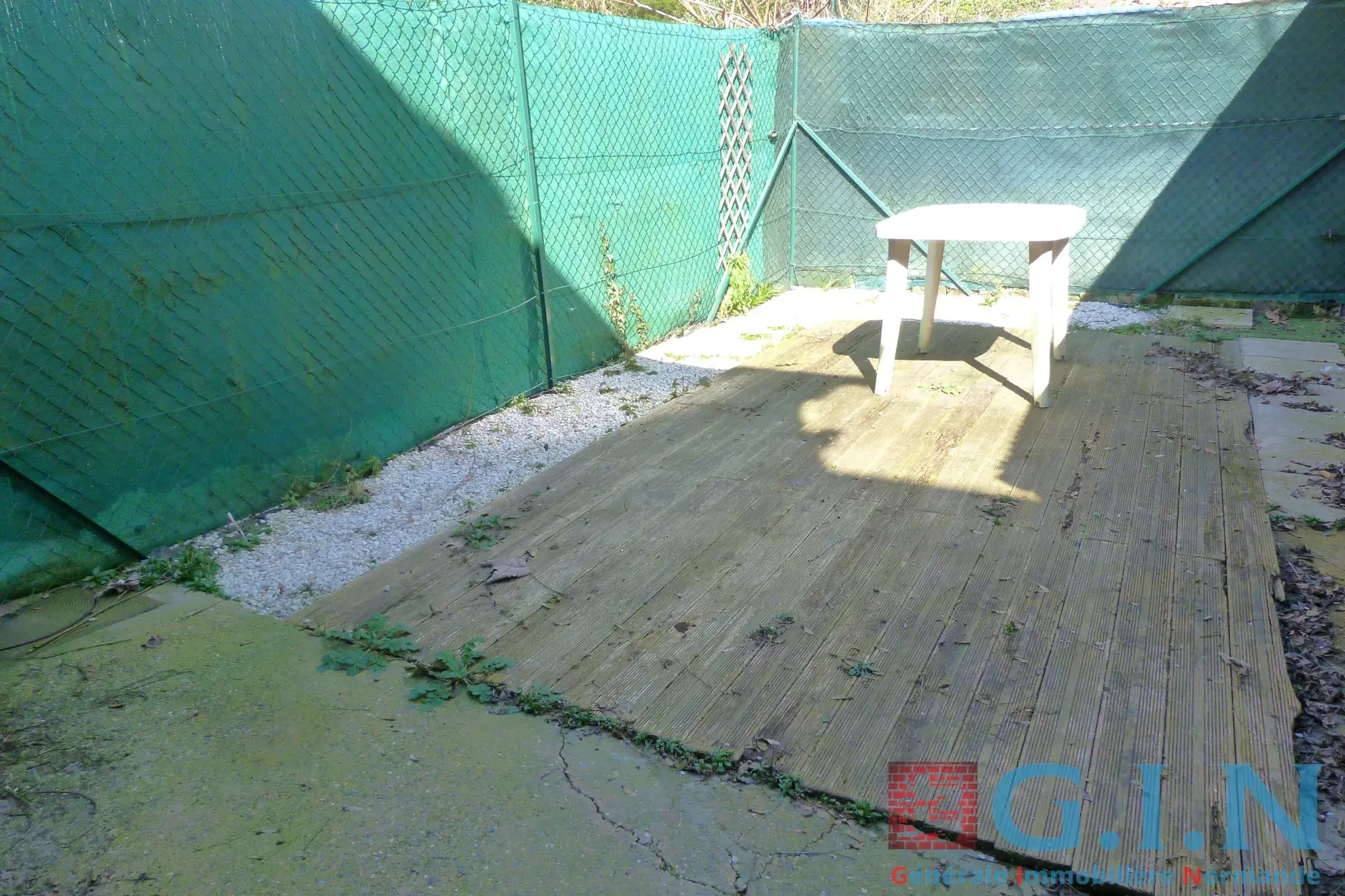 Maison à vendre à Rouen - 42m² rénovée avec dépendance et terrasse 