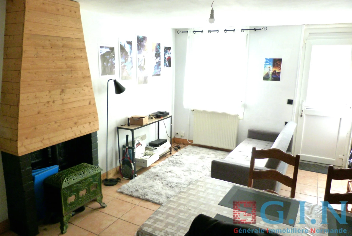 Maison à vendre à Rouen - 42m² rénovée avec dépendance et terrasse 