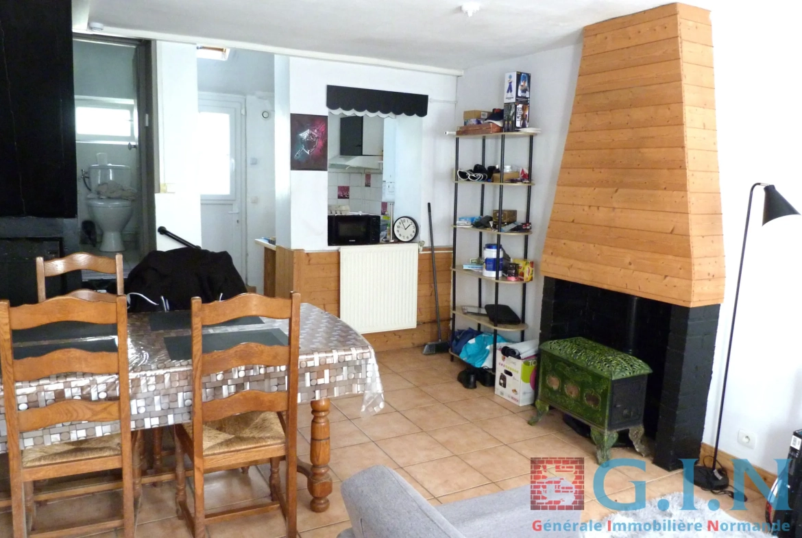 Maison à vendre à Rouen - 42m² rénovée avec dépendance et terrasse 