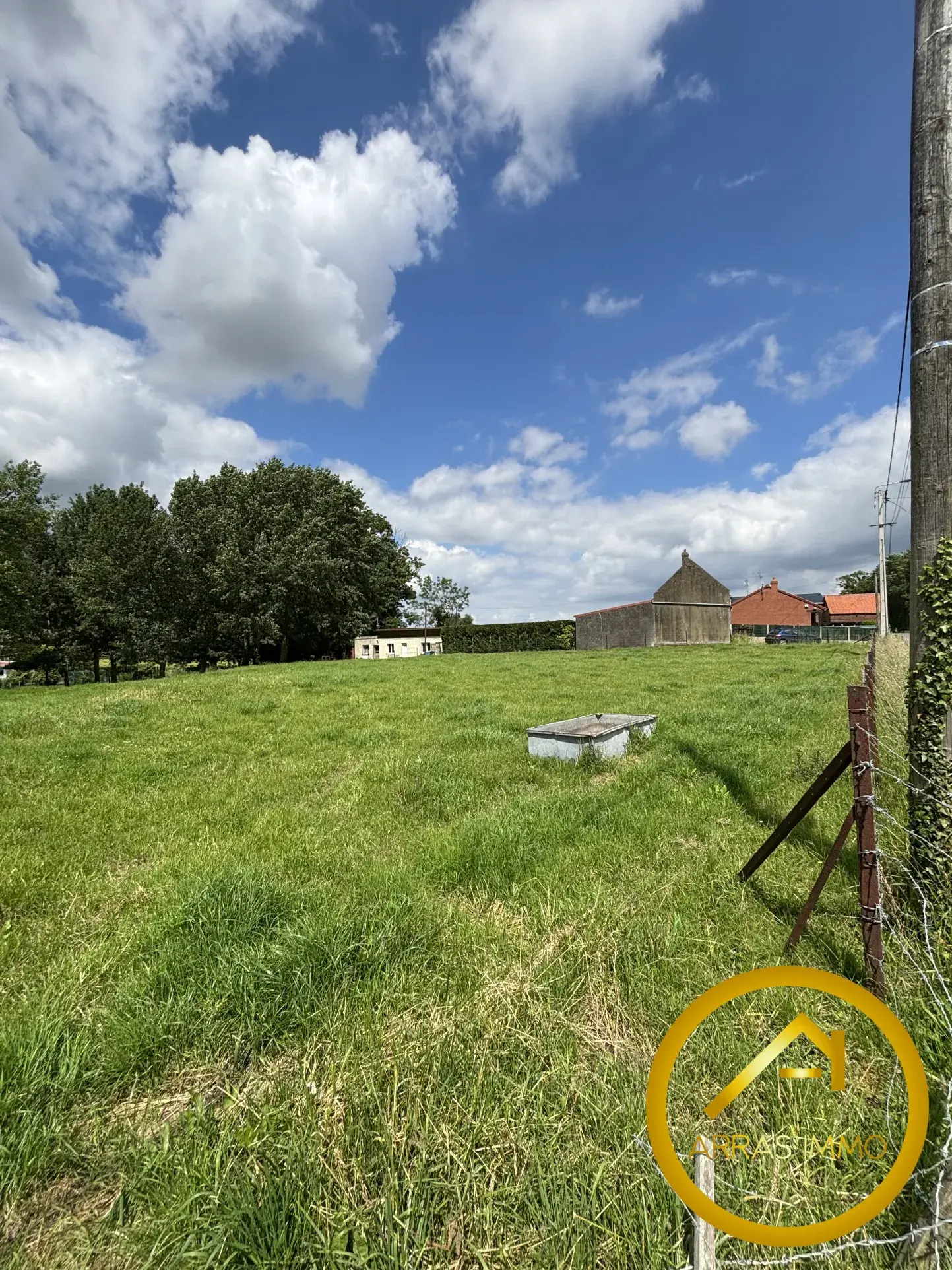 Terrain constructible de 3 094 m² à Hénin-sur-Cojeul, proche d'Arras 