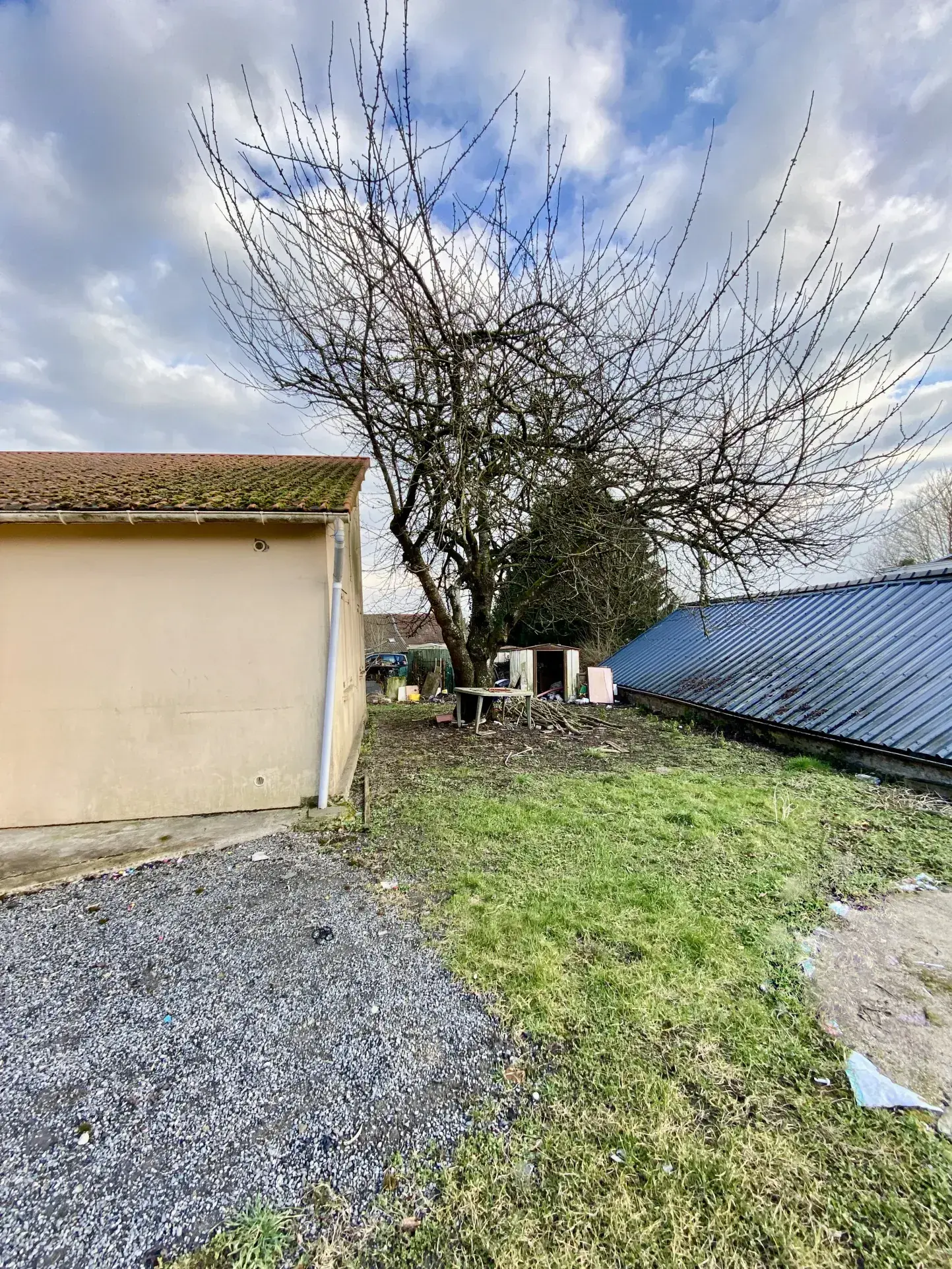 Ensemble immobilier à Hautmont avec fort potentiel d'investissement 