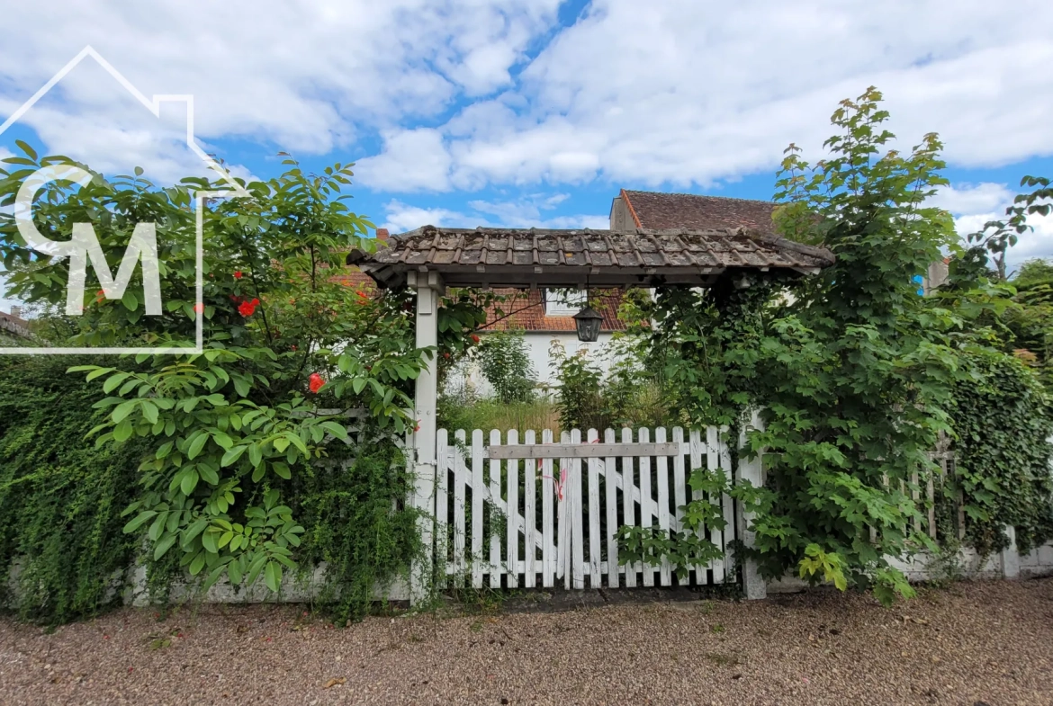 Maison spacieuse de 158 m² avec jardin, garage et dépendances à Pougues-les-Eaux 