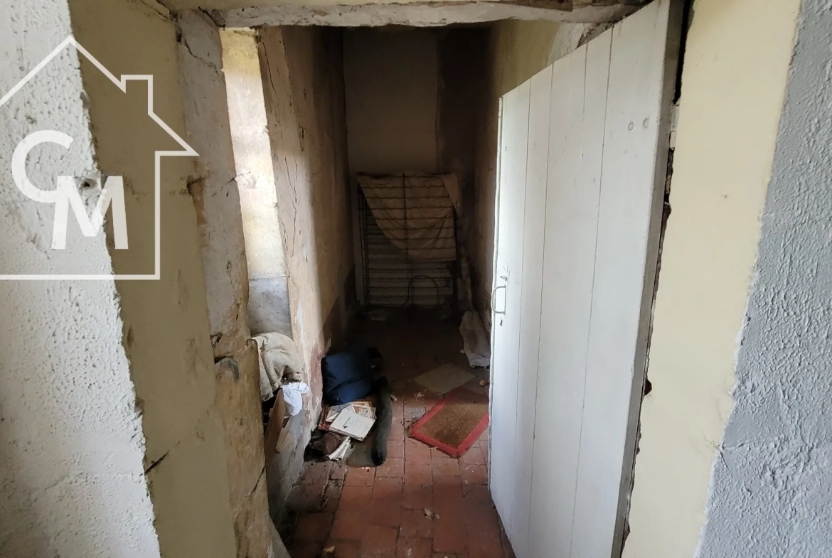 Maison spacieuse de 158 m² avec jardin, garage et dépendances à Pougues-les-Eaux 
