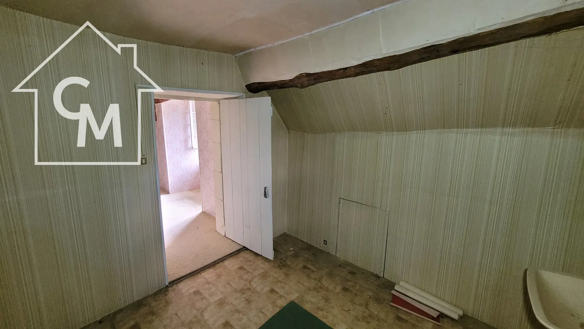 Maison spacieuse de 158 m² avec jardin, garage et dépendances à Pougues-les-Eaux 