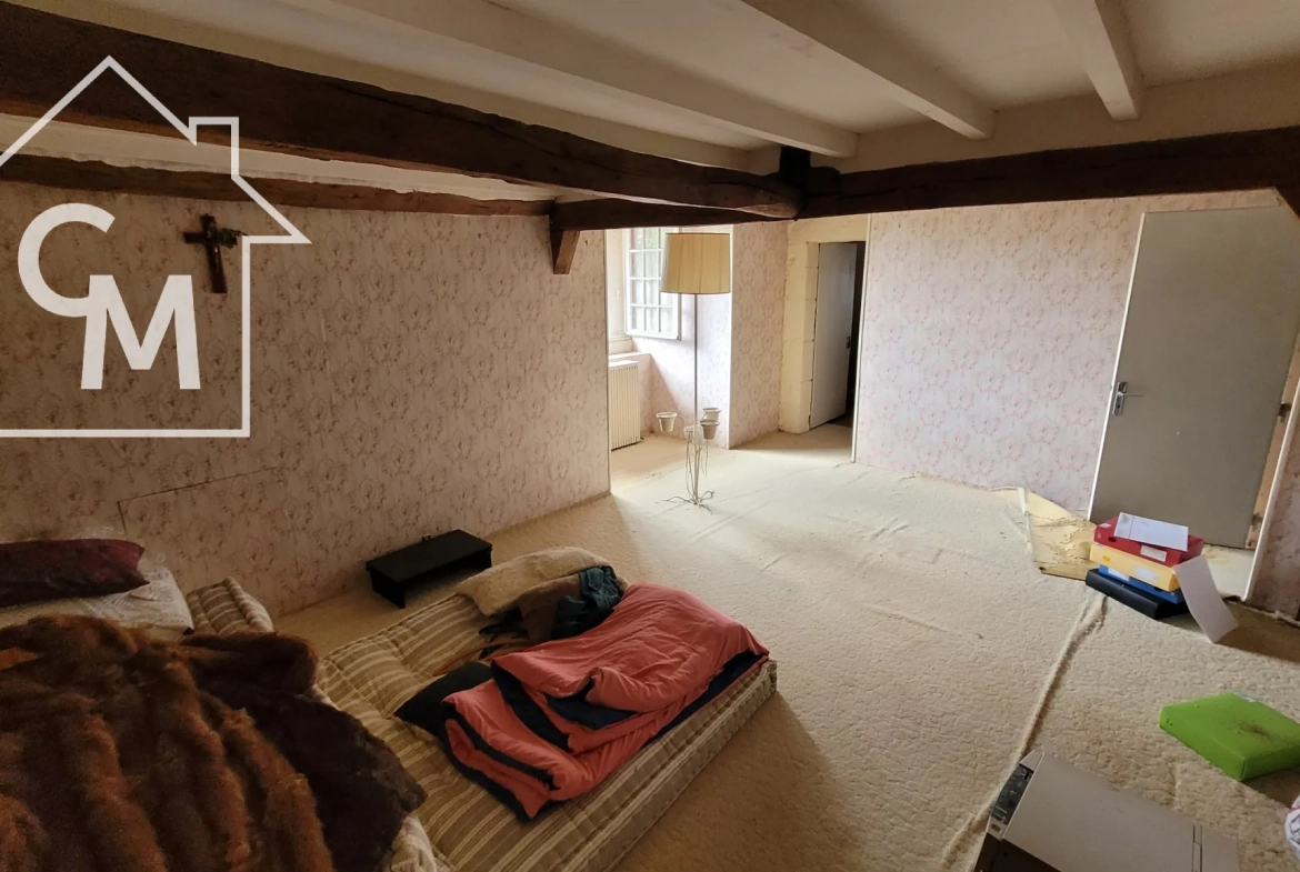 Maison spacieuse de 158 m² avec jardin, garage et dépendances à Pougues-les-Eaux 