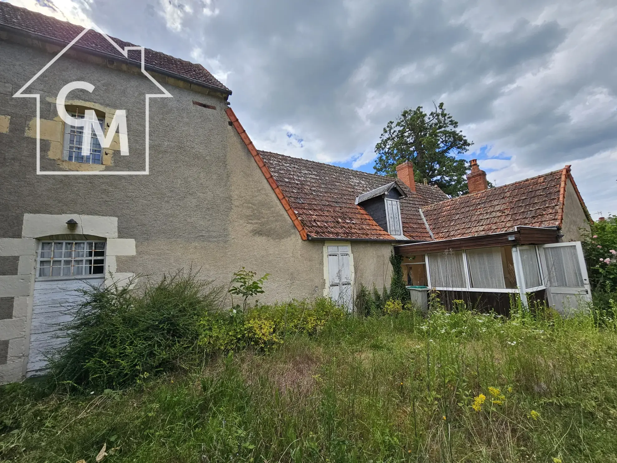 Maison spacieuse de 158 m² avec jardin, garage et dépendances à Pougues-les-Eaux 