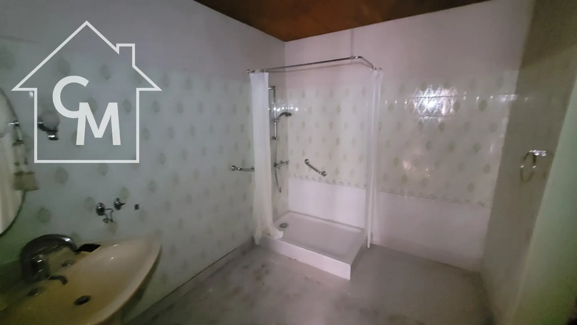 Maison spacieuse de 158 m² avec jardin, garage et dépendances à Pougues-les-Eaux 