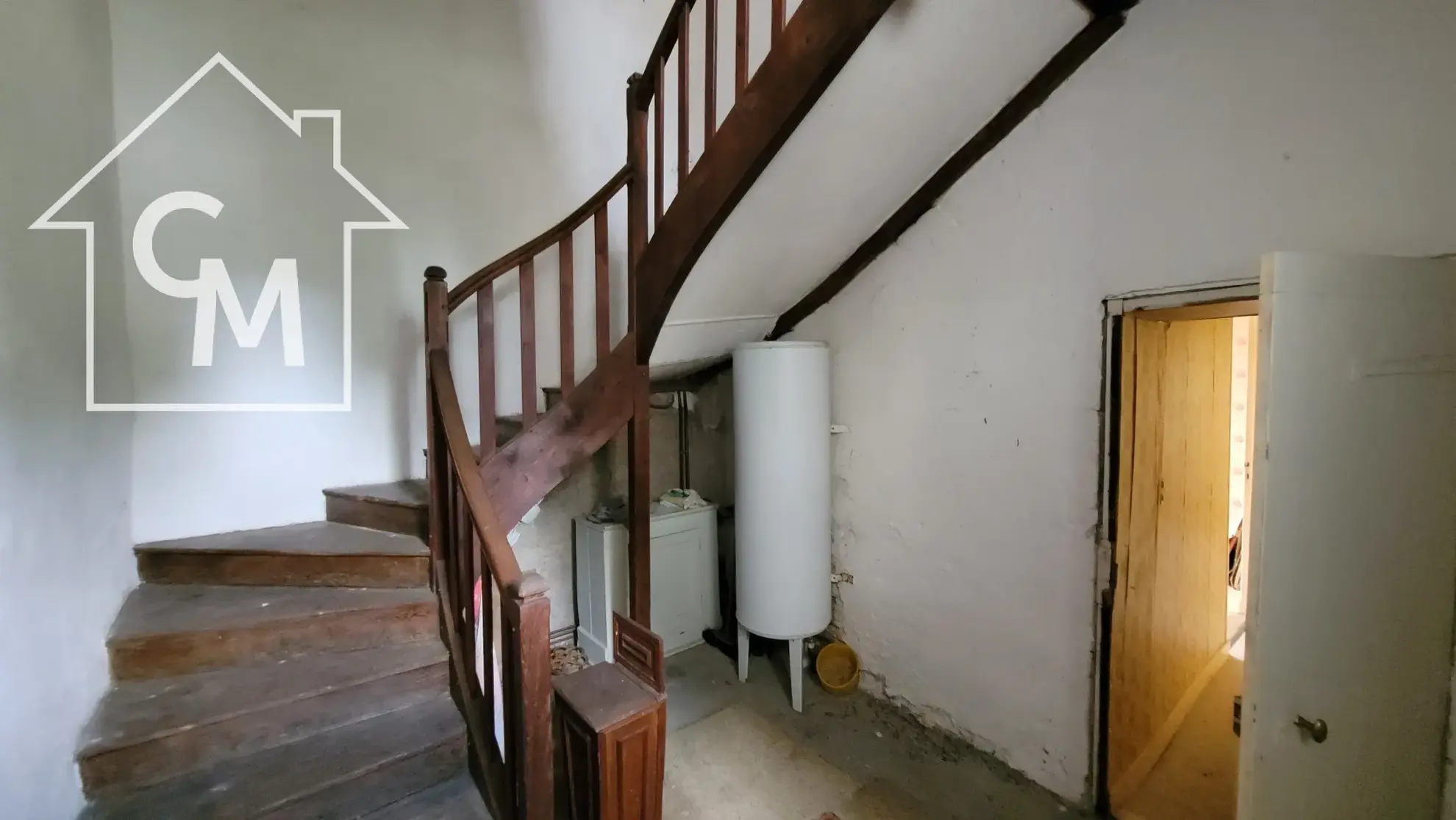 Maison spacieuse de 158 m² avec jardin, garage et dépendances à Pougues-les-Eaux 