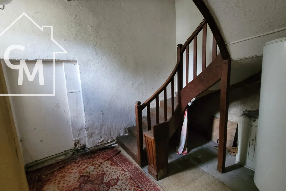 Maison spacieuse de 158 m² avec jardin, garage et dépendances à Pougues-les-Eaux 
