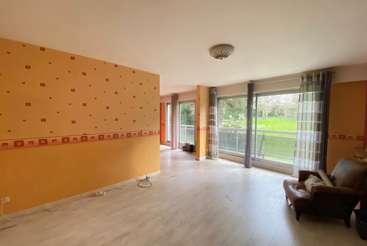 Appartement 3 pièces de 69 m² à Viry-Châtillon avec balcon, cave et parking sécurisé 