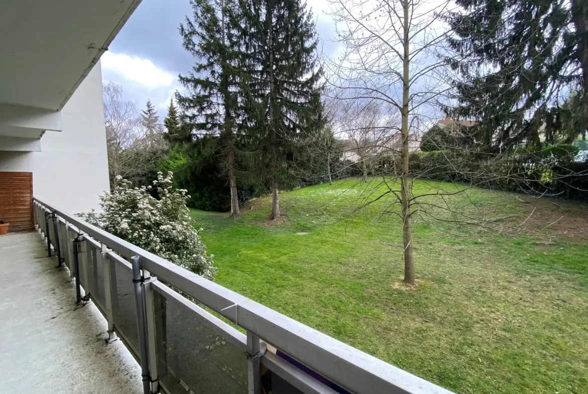 Appartement 3 pièces de 69 m² à Viry-Châtillon avec balcon, cave et parking sécurisé 