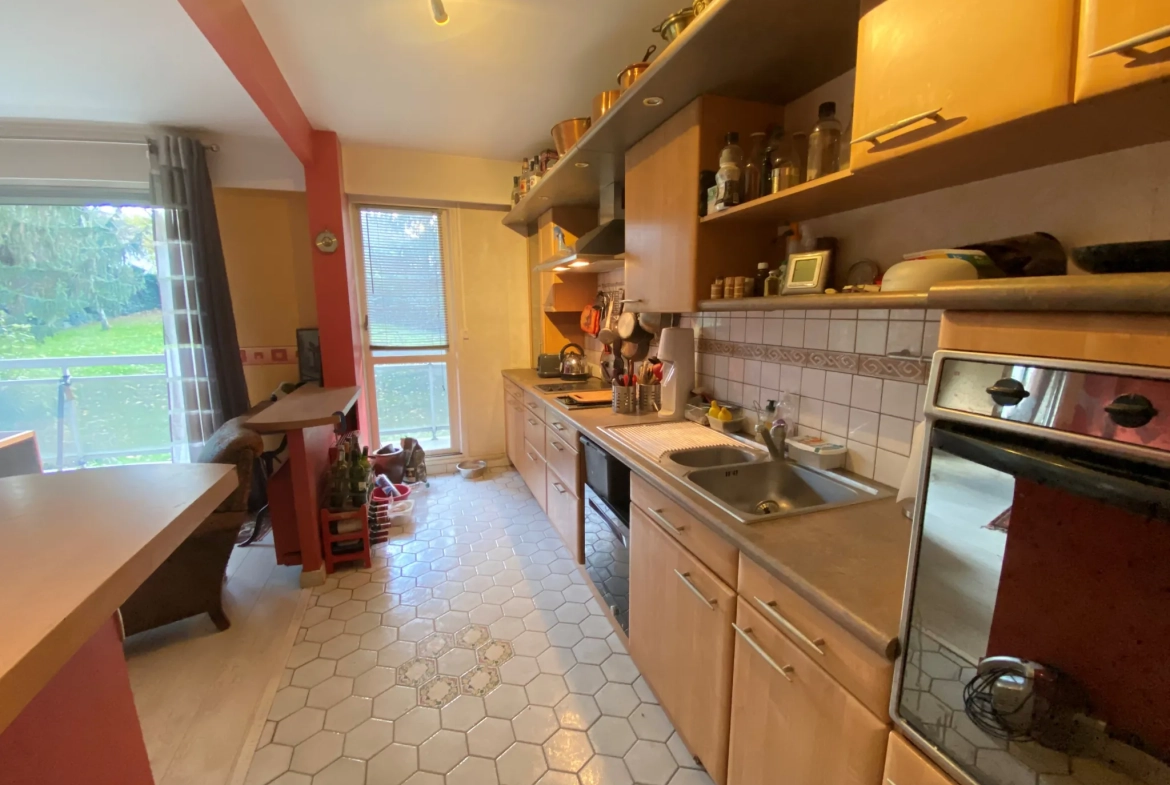Appartement 3 pièces de 69 m² à Viry-Châtillon avec balcon, cave et parking sécurisé 