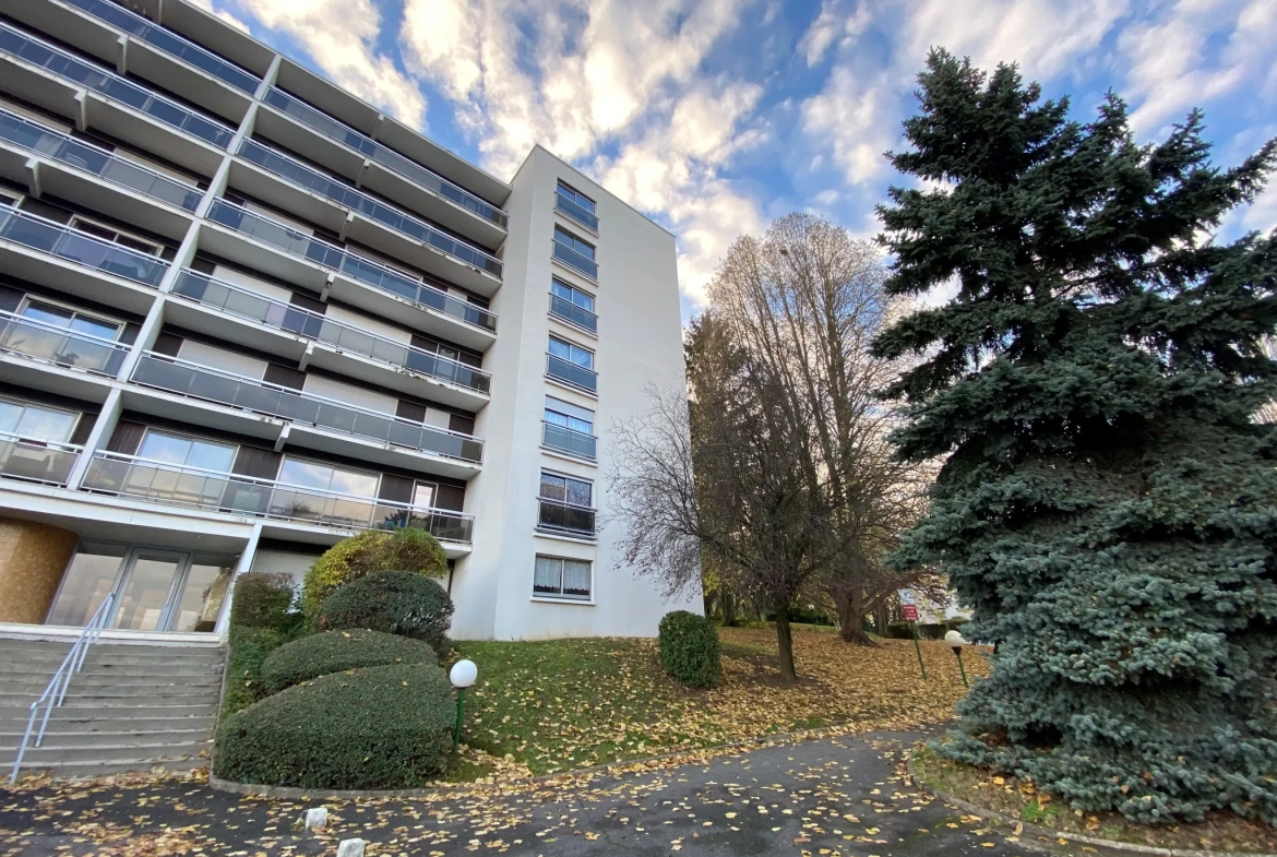 Appartement 3 pièces de 69 m² à Viry-Châtillon avec balcon, cave et parking sécurisé 