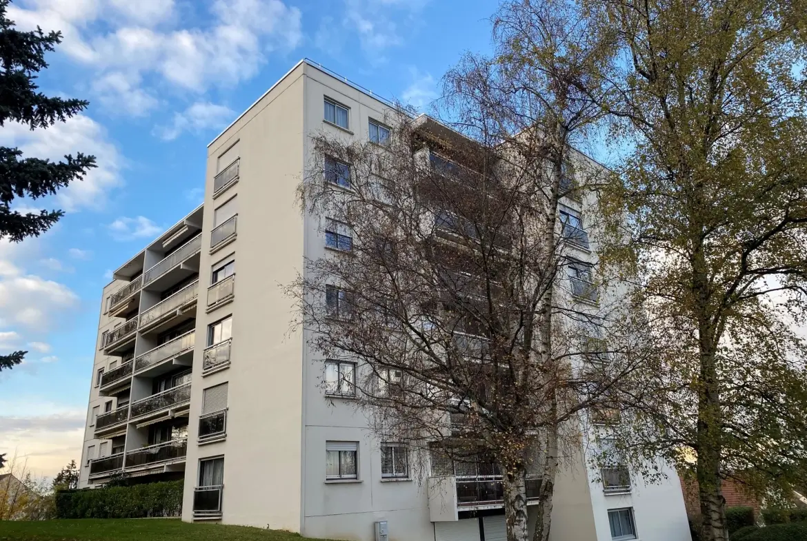 Appartement 3 pièces de 69 m² à Viry-Châtillon avec balcon, cave et parking sécurisé 
