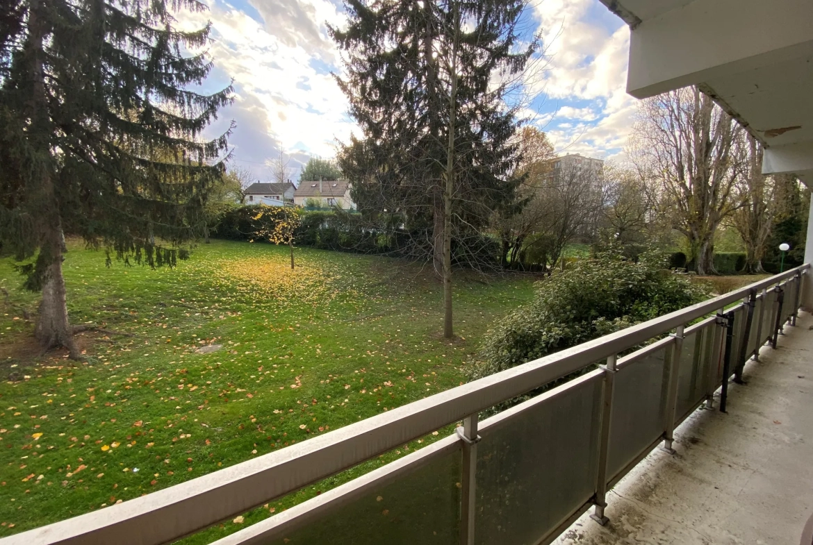 Appartement 3 pièces de 69 m² à Viry-Châtillon avec balcon, cave et parking sécurisé 