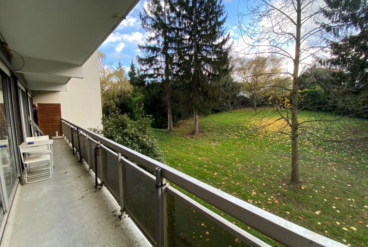 Appartement 3 pièces de 69 m² à Viry-Châtillon avec balcon, cave et parking sécurisé 