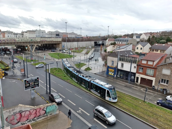 Appartement 3 pièces avec vue dégagée à Choisy-le-Roi, proche tram T9 