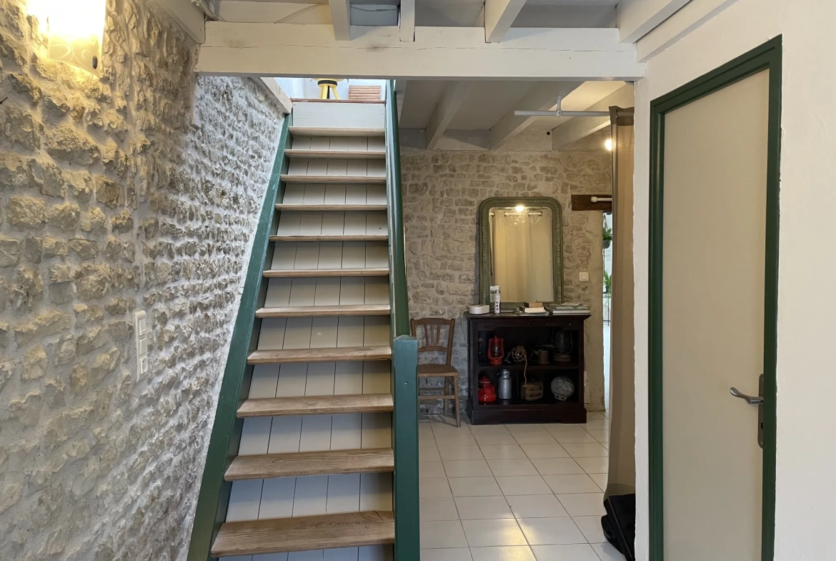 Charmante maison de caractère à Saint Médard d'Aunis avec jardin arboré 