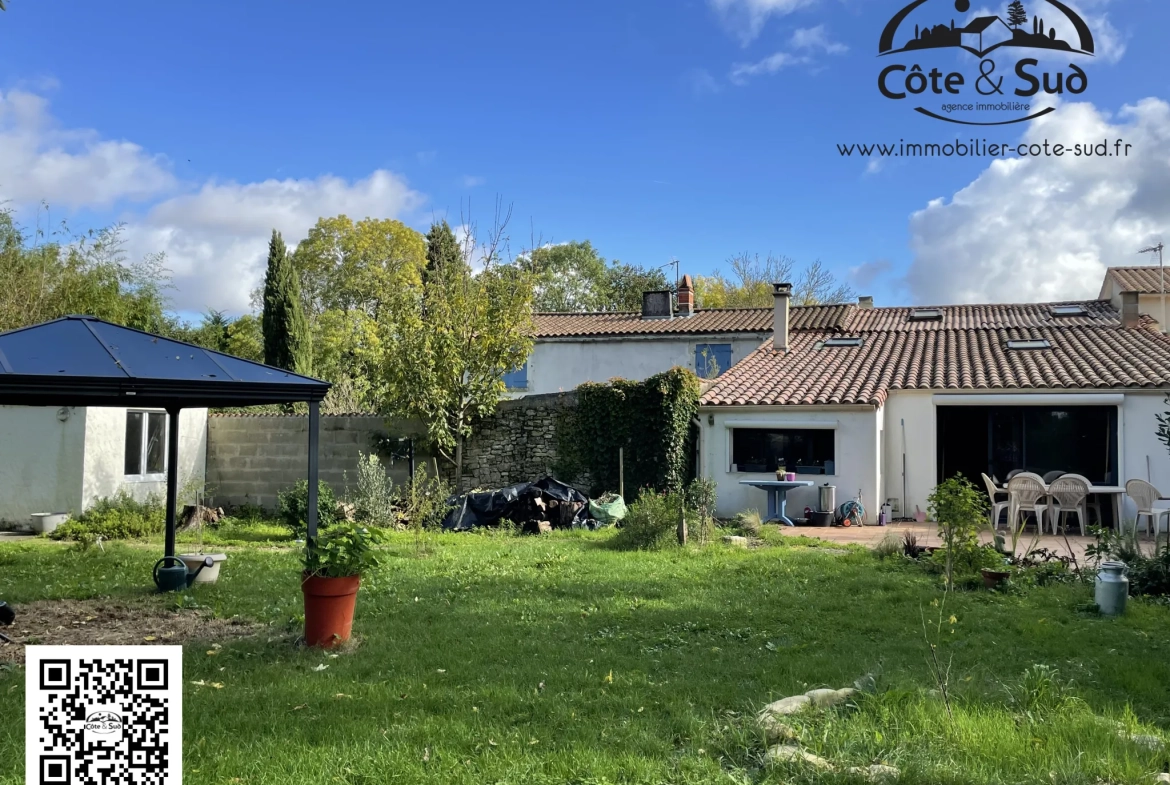 Charmante maison de caractère à Saint Médard d'Aunis avec jardin arboré 