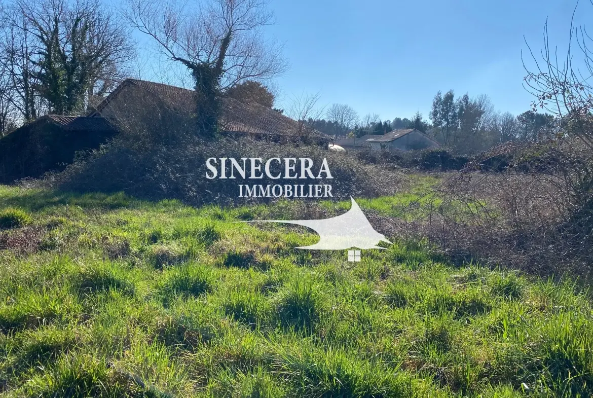 A vendre belle grange en pierre habitable avec terrain à Saint-Aquilin 24110 