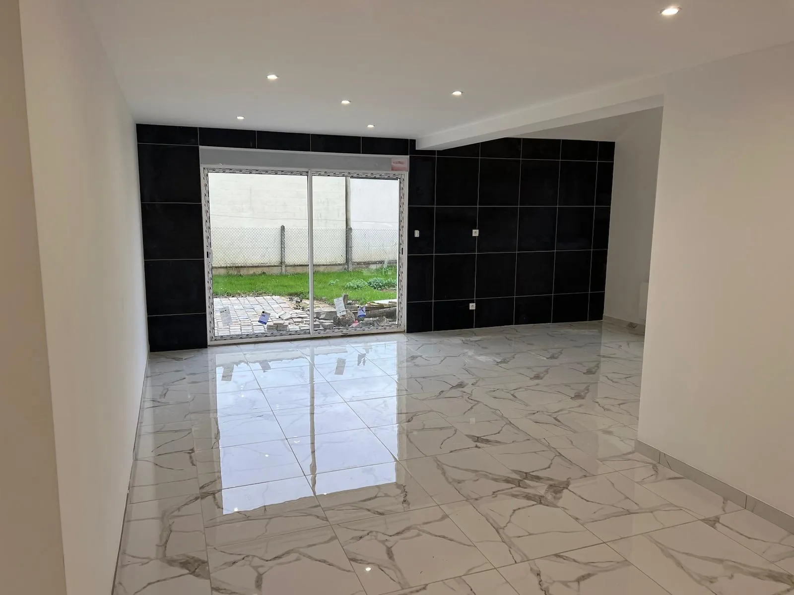 Maison à vendre de 103,84 m² à Saint-Germain-du-Corbeïs - Plain-pied avec 3 chambres 