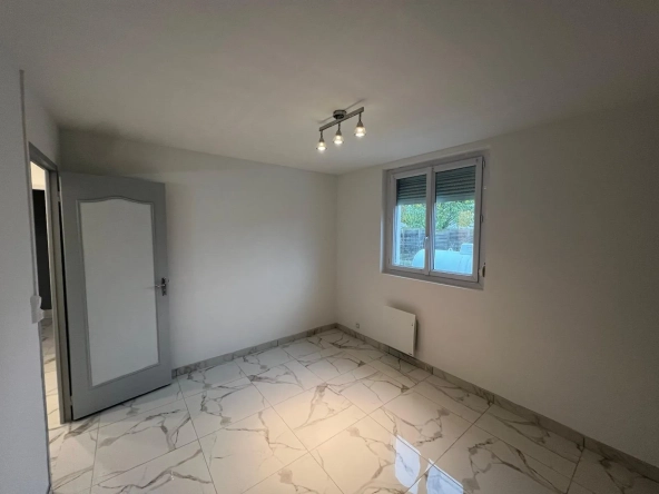 Maison à vendre de 103,84 m² à Saint-Germain-du-Corbeïs - Plain-pied avec 3 chambres 