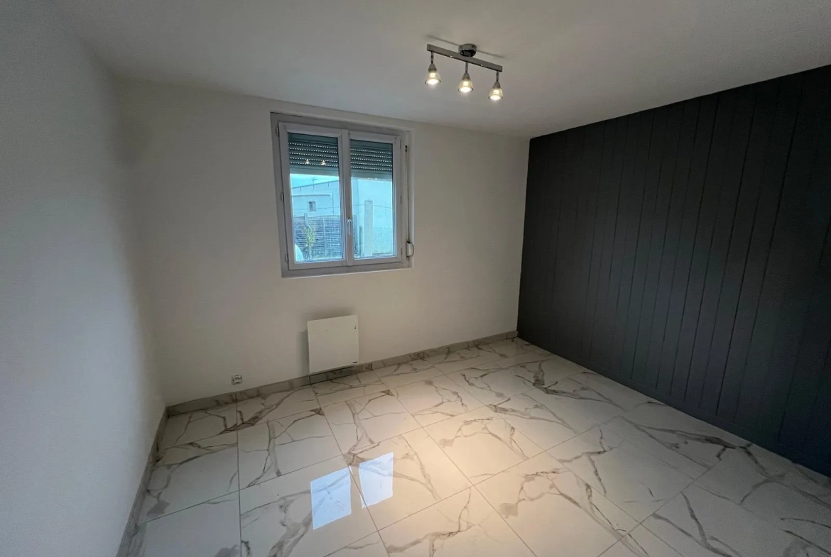 Maison à vendre de 103,84 m² à Saint-Germain-du-Corbeïs - Plain-pied avec 3 chambres 