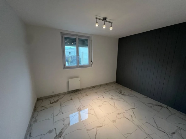 Maison à vendre de 103,84 m² à Saint-Germain-du-Corbeïs - Plain-pied avec 3 chambres 