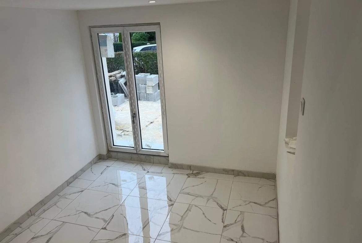 Maison à vendre de 103,84 m² à Saint-Germain-du-Corbeïs - Plain-pied avec 3 chambres 