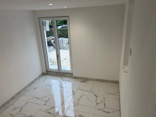 Maison à vendre de 103,84 m² à Saint-Germain-du-Corbeïs - Plain-pied avec 3 chambres 