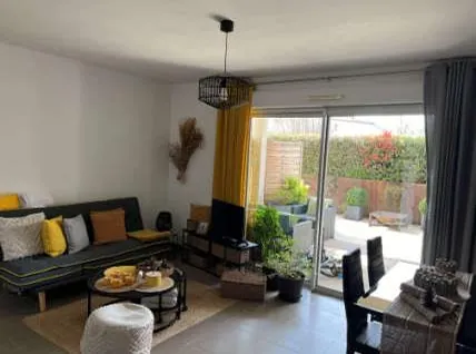 Appartement T2 en vente à Avignon avec terrasse et garage à 38 000 € 