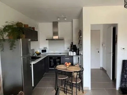 Appartement T2 en vente à Avignon avec terrasse et garage à 38 000 € 